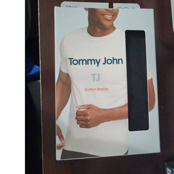 Tommy John Other - Tommy John Men's 2 Pack Modern Fit Undershirt Crew Neck Cotton Stretch LG Black